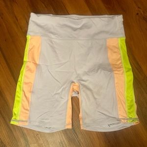 Fabletics Biker Short with zipper (L)